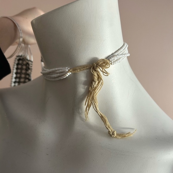 4/$100 Black and White Beaded Necklace 28 inches 💚 - Picture 6 of 7